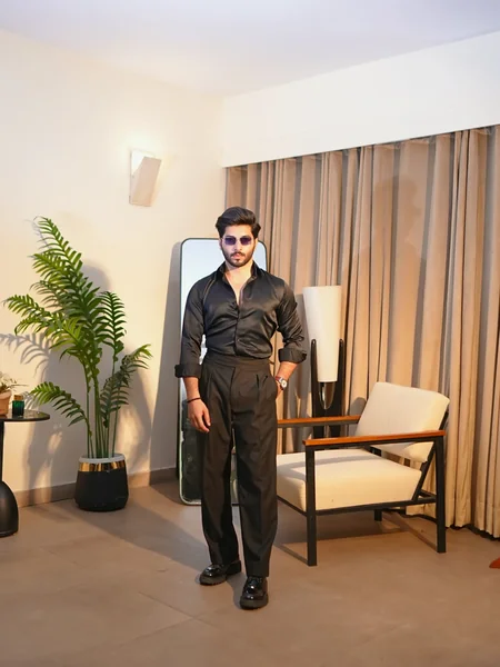 White T-Shirt Black Slim Pants Casual Men